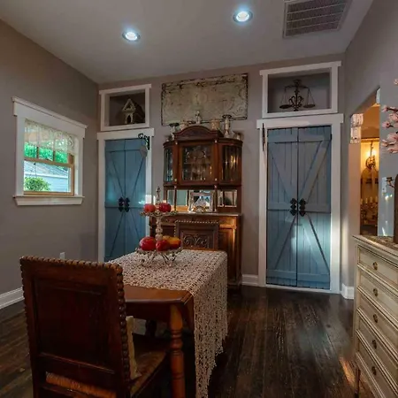 High Cotton Cottage B&B-3
