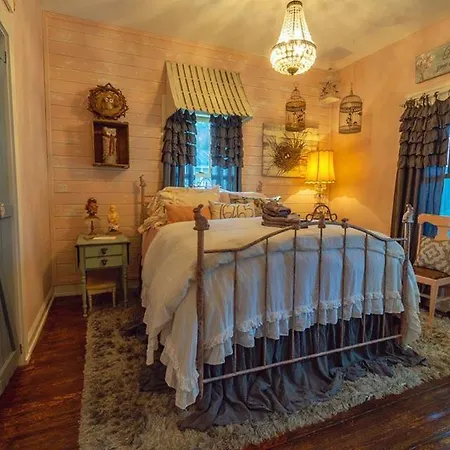 High Cotton Cottage B&B-2
